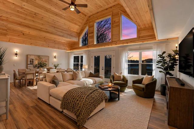 Lake Lux | Lakefront Log Cabin | Hot Tub | Sauna