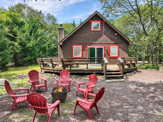 Skye Chalet | Lake Harmony Gem | HotTub | Firepit