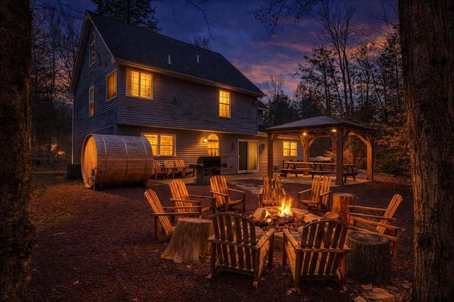 Pocono Gem | Hot Tub | Sauna | 7 mins to Skiing