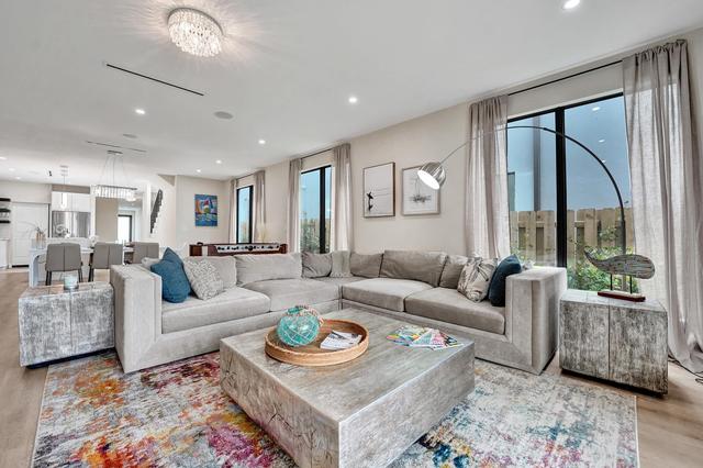 Upscale 4 BDRM Retreat - Mins to Las Olas & Beach