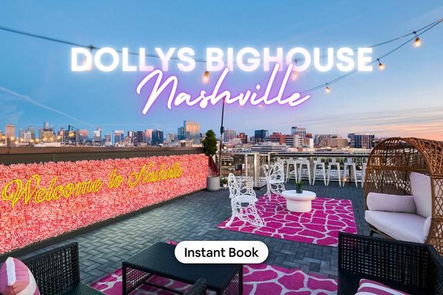 Luxury Retreat: Double Rooftop Deck & Game Room