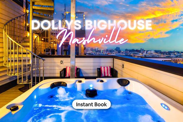 Luxury Retreat: Rooftop Hot Tub, Double Deck & Game Room