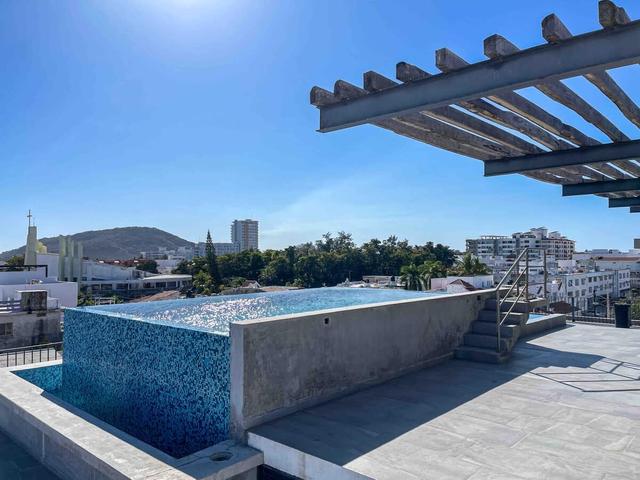 Lovely apartment with pool 4 blocks from the beach