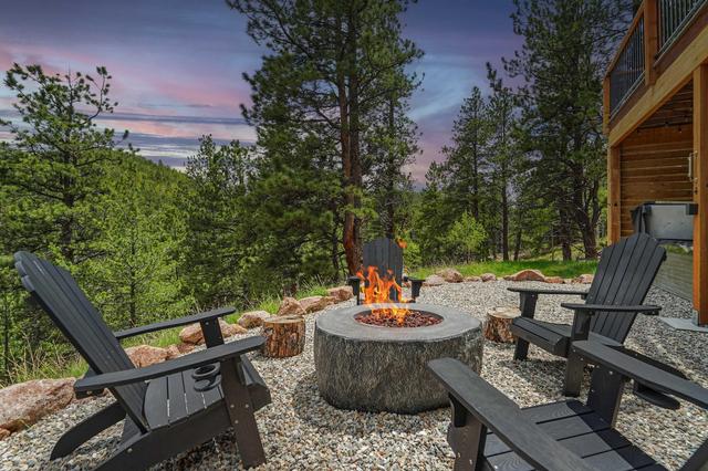 Valley Vista Lodge! Hot Tub, Fire-pit w Mtn Views!
