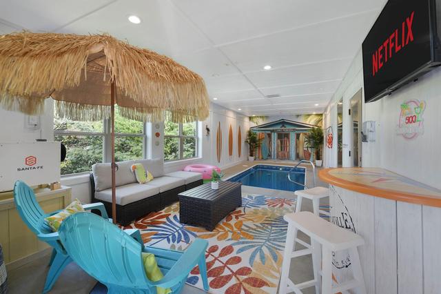 Bear Creek Haven | Indoor Pool & Resort Pool | Mini-Golf