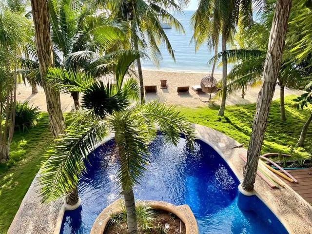 Villa Angela | 4BR | Beachfront & Private Pool
