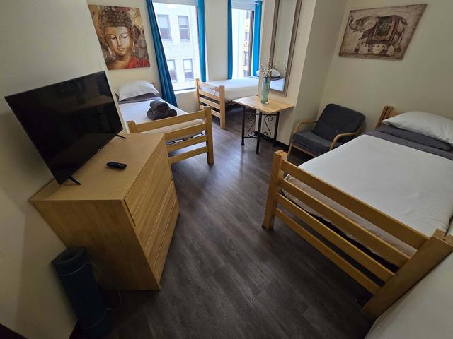Cozy Downtown Apartment | TV & Walkable Location