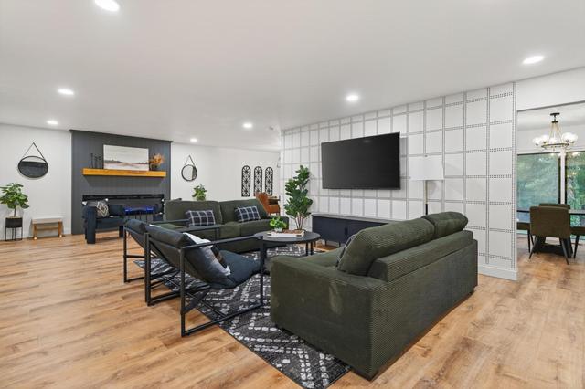 St. Charles Manor | 4BR Reunion Home+HotTub+GameRm