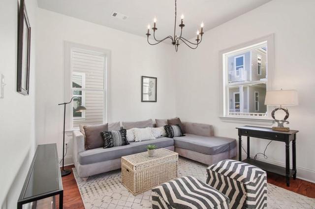 Creole Charm: Historic Home in Vibrant Uptown