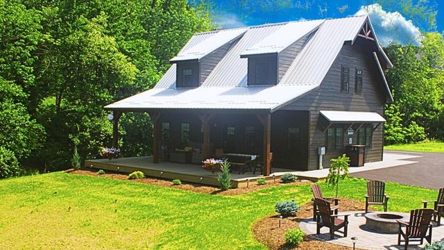 The Dragonfly at Water's Edge Cabins