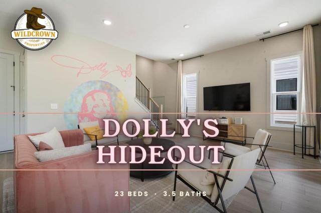 22 Bed West Nashville Rooftop and Pool Table