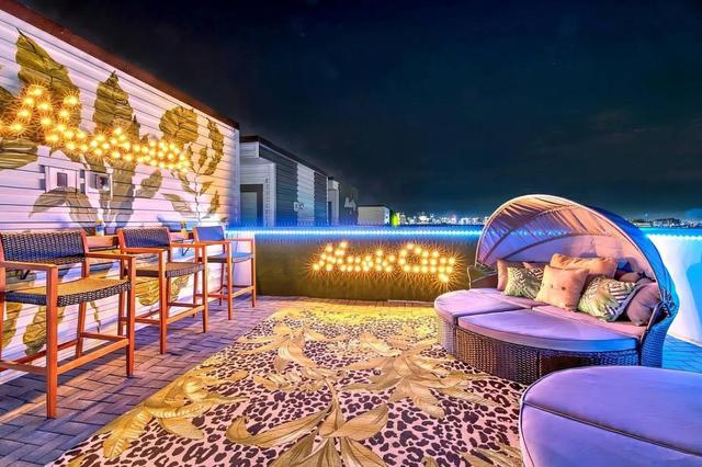 Luxury Jungle Skyline Rooftop with Pool Table
