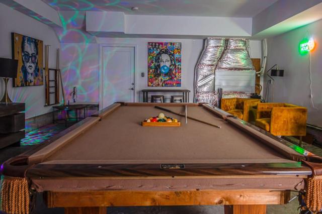 19 Bed Home Near Downtown with Game room