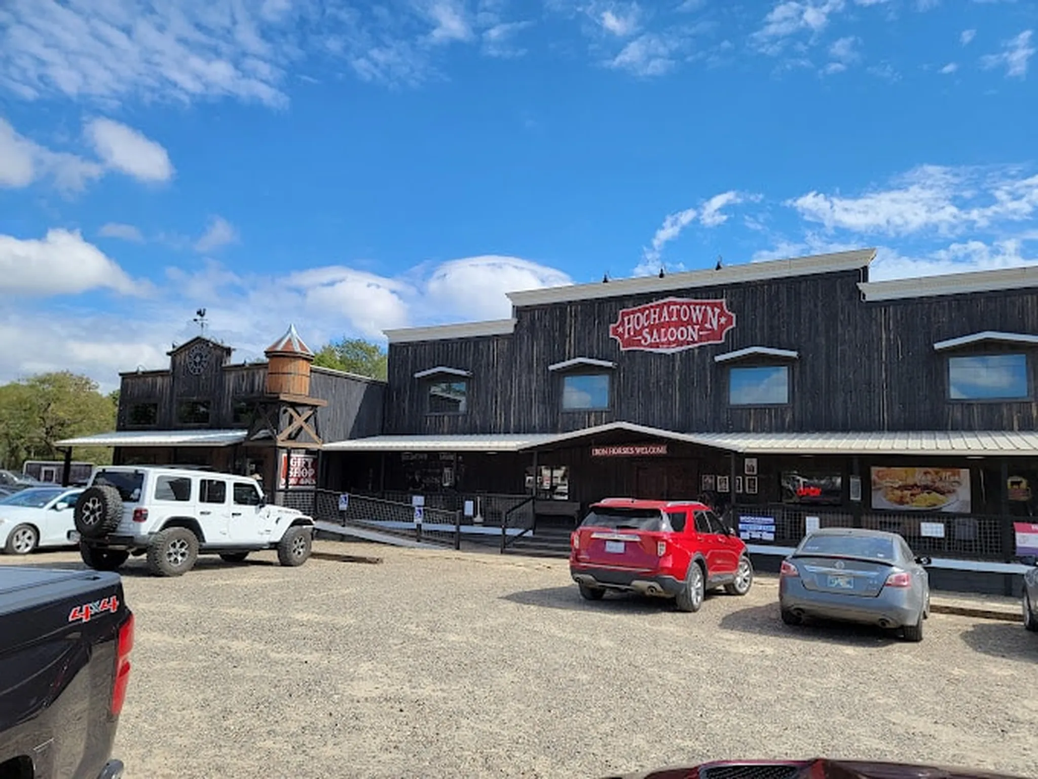 Hochatown Saloon: 1st Timer’s Guide