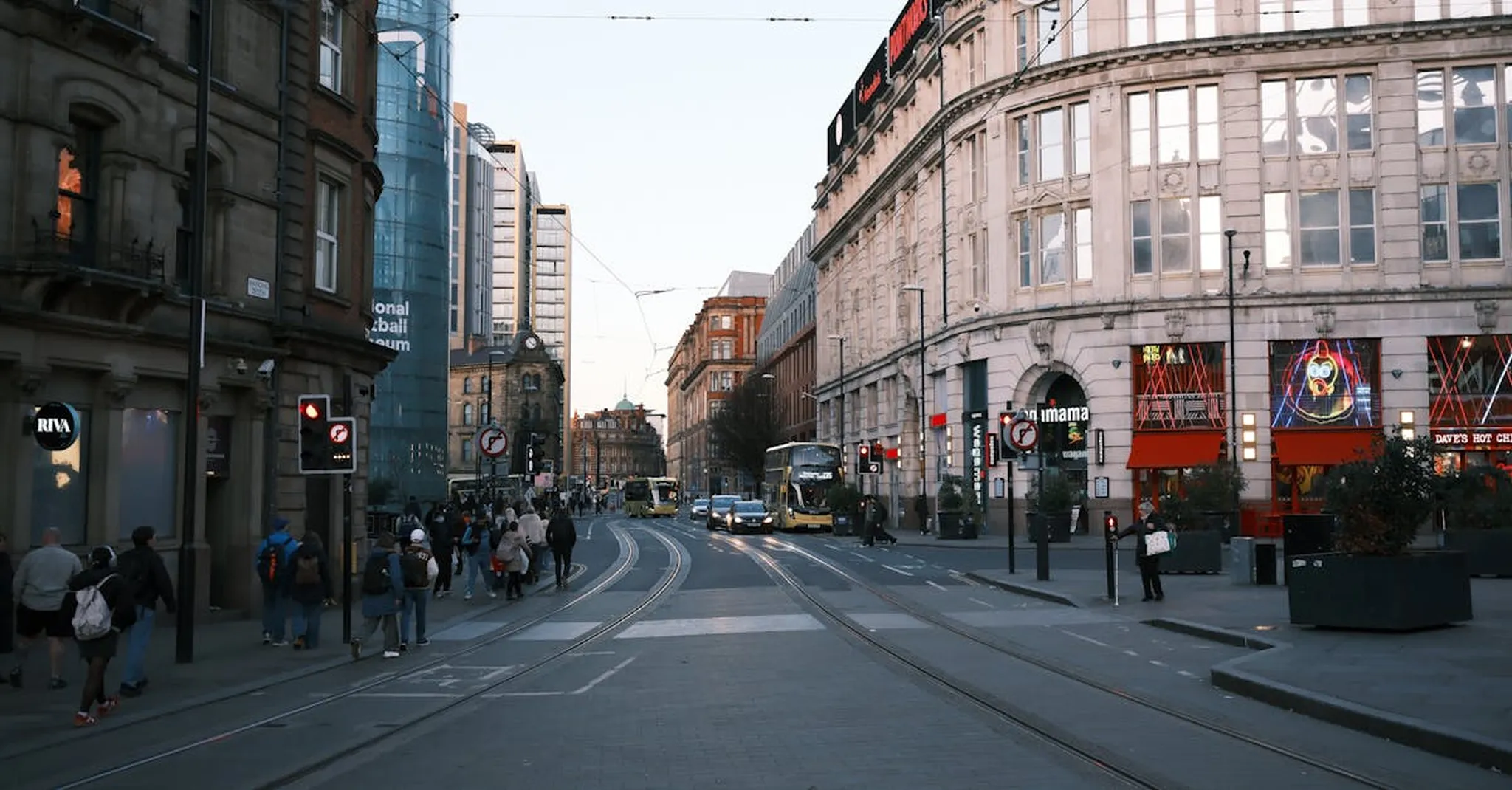 Manchester Food and Drink Festival 2026: Where to Stay Near Albert Square