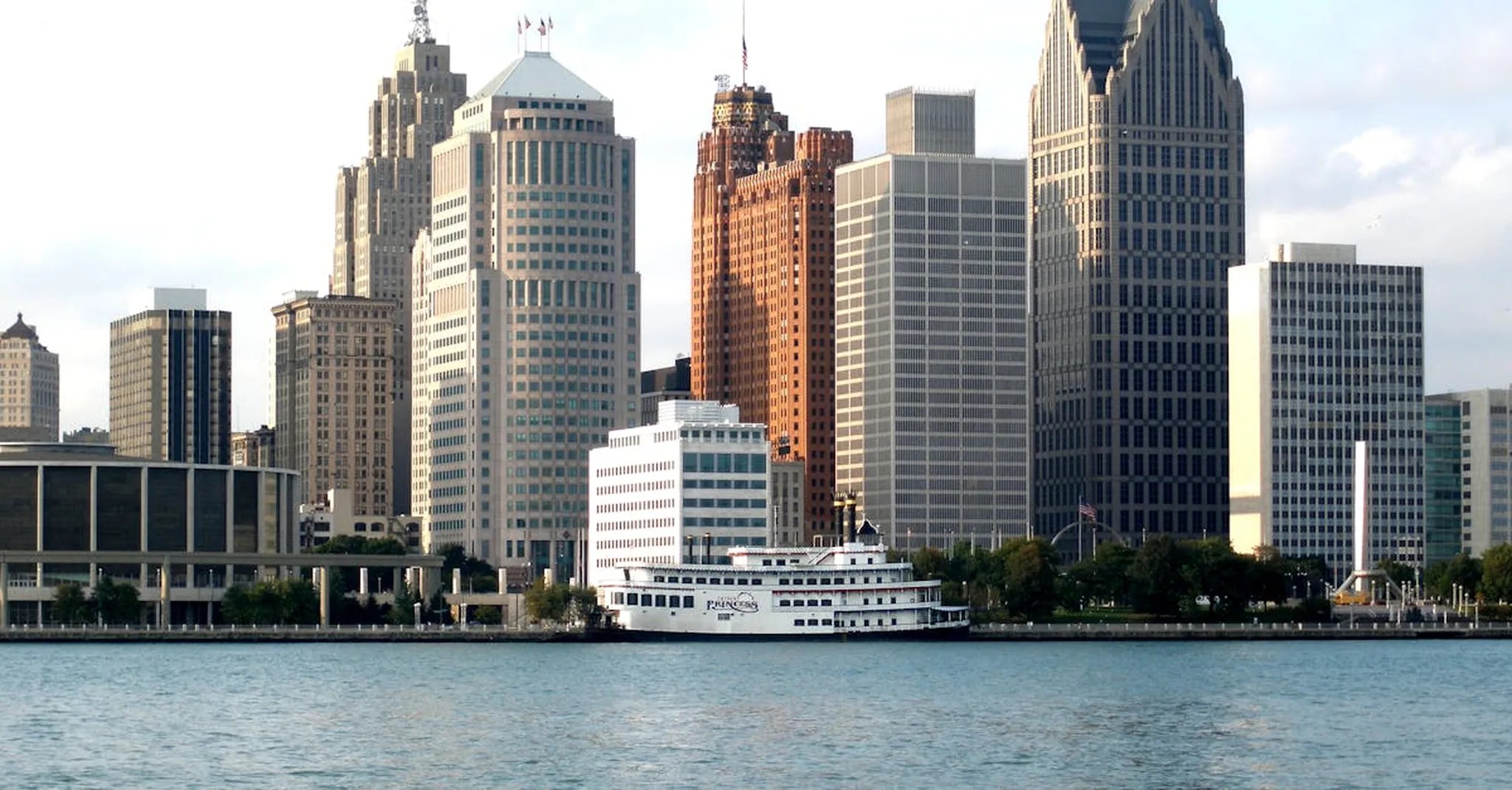 Detroit Movement Festival 2026: Where to Stay Near Hart Plaza