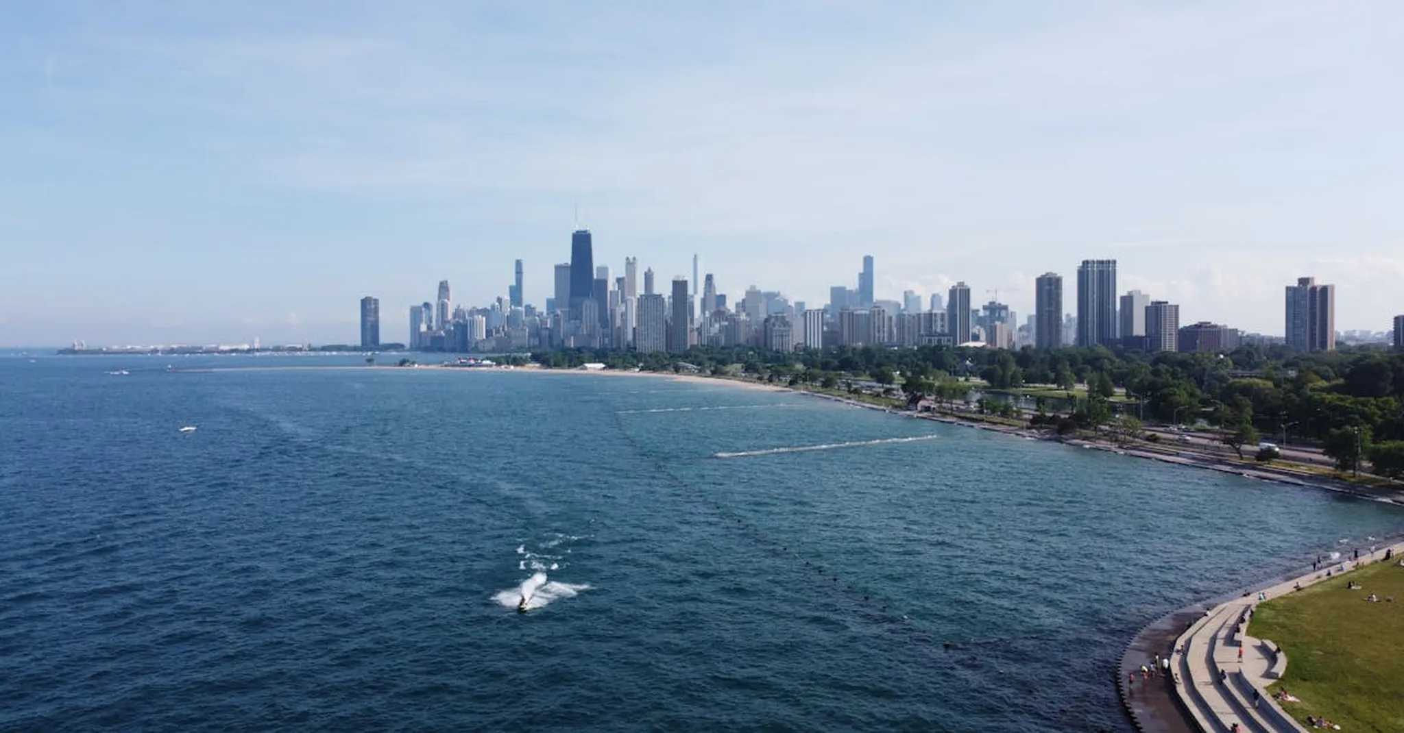 Chicago Air and Water Show 2026: Best Neighborhoods to Stay Near the Lakefront