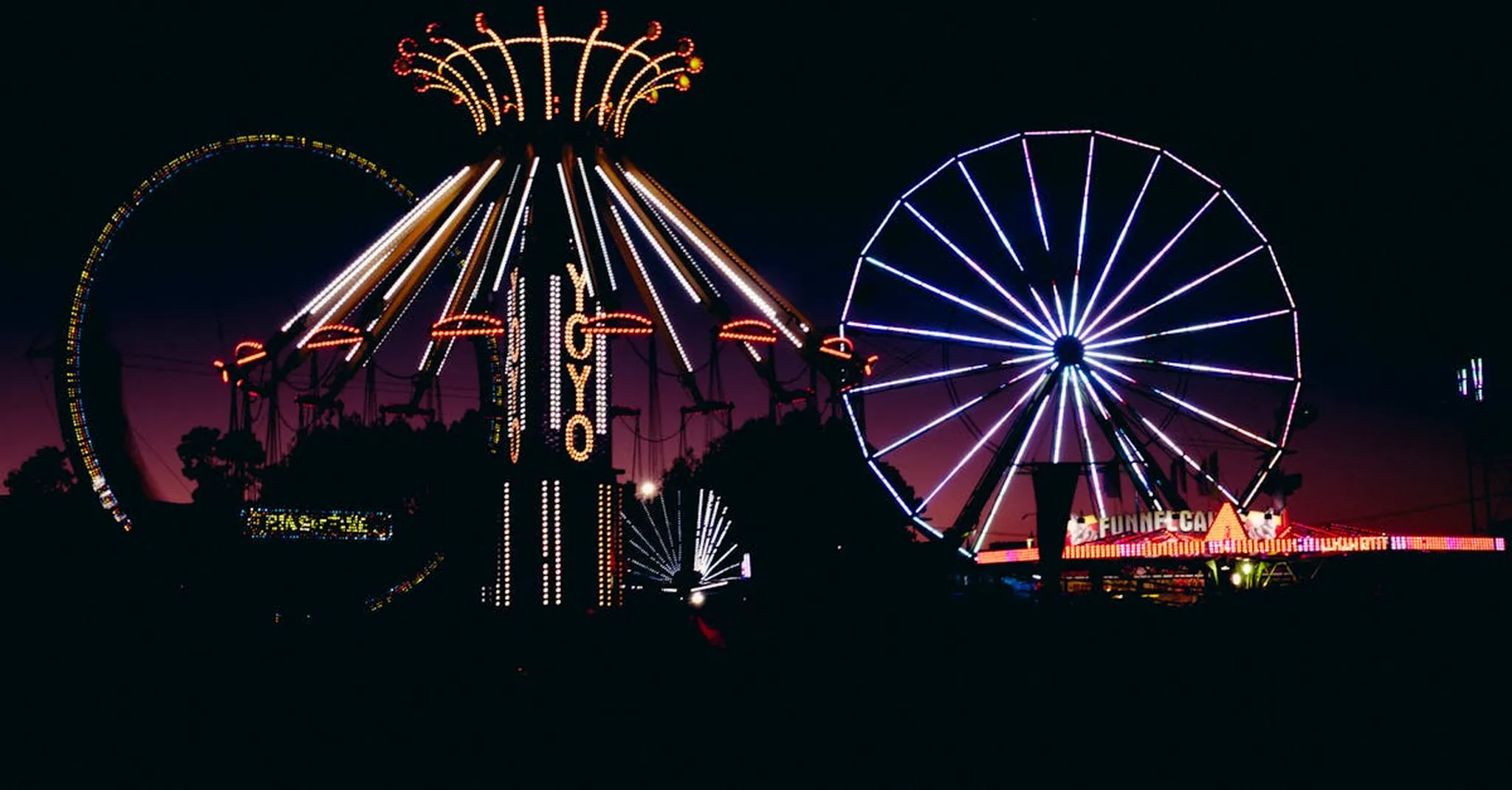 Silver Dollar City Moonlight Madness 2026: Late-Night Theme Park Fun