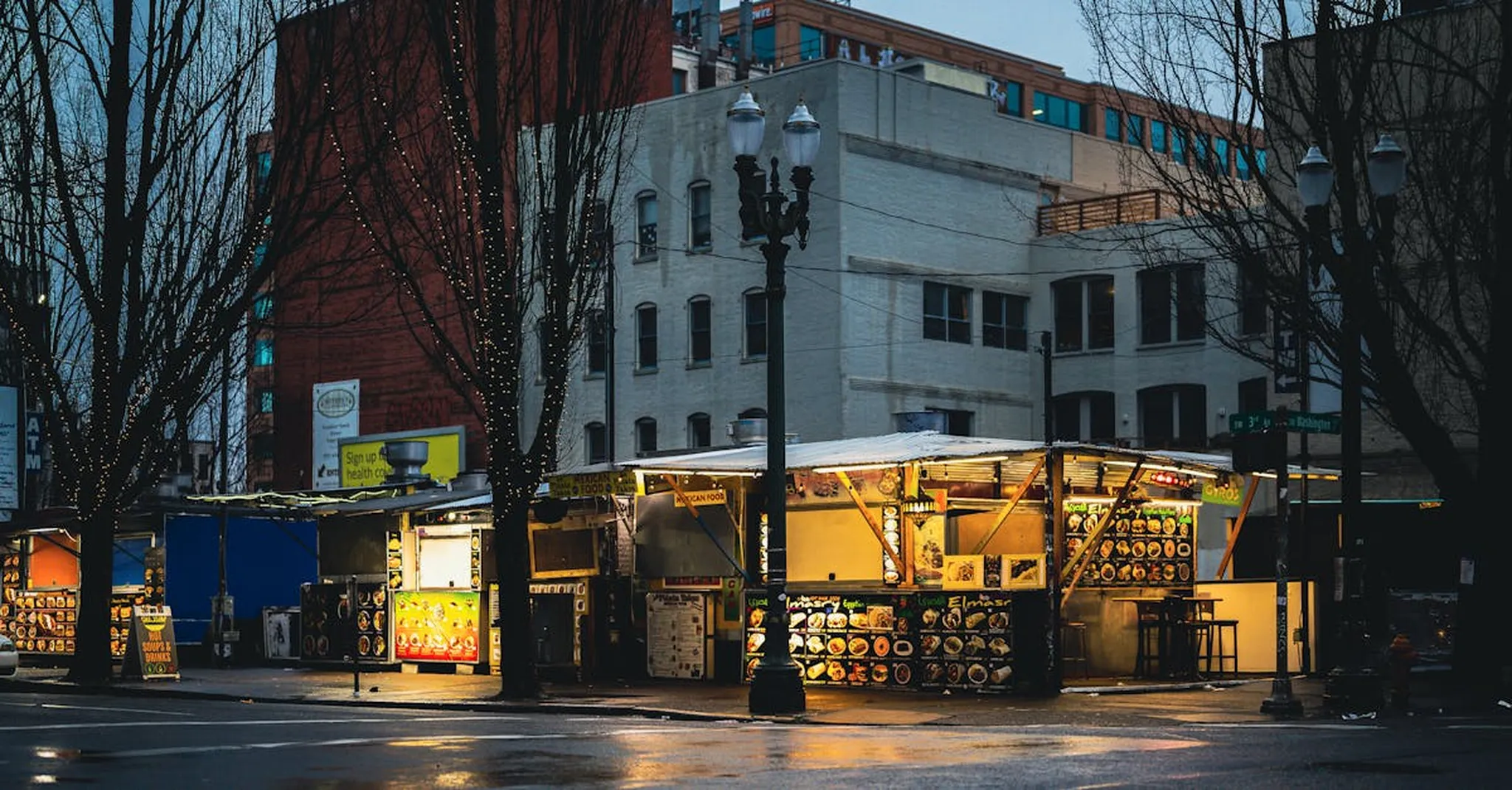 Pittsburgh Food Tour: Strip District Eats & Nearby Rentals