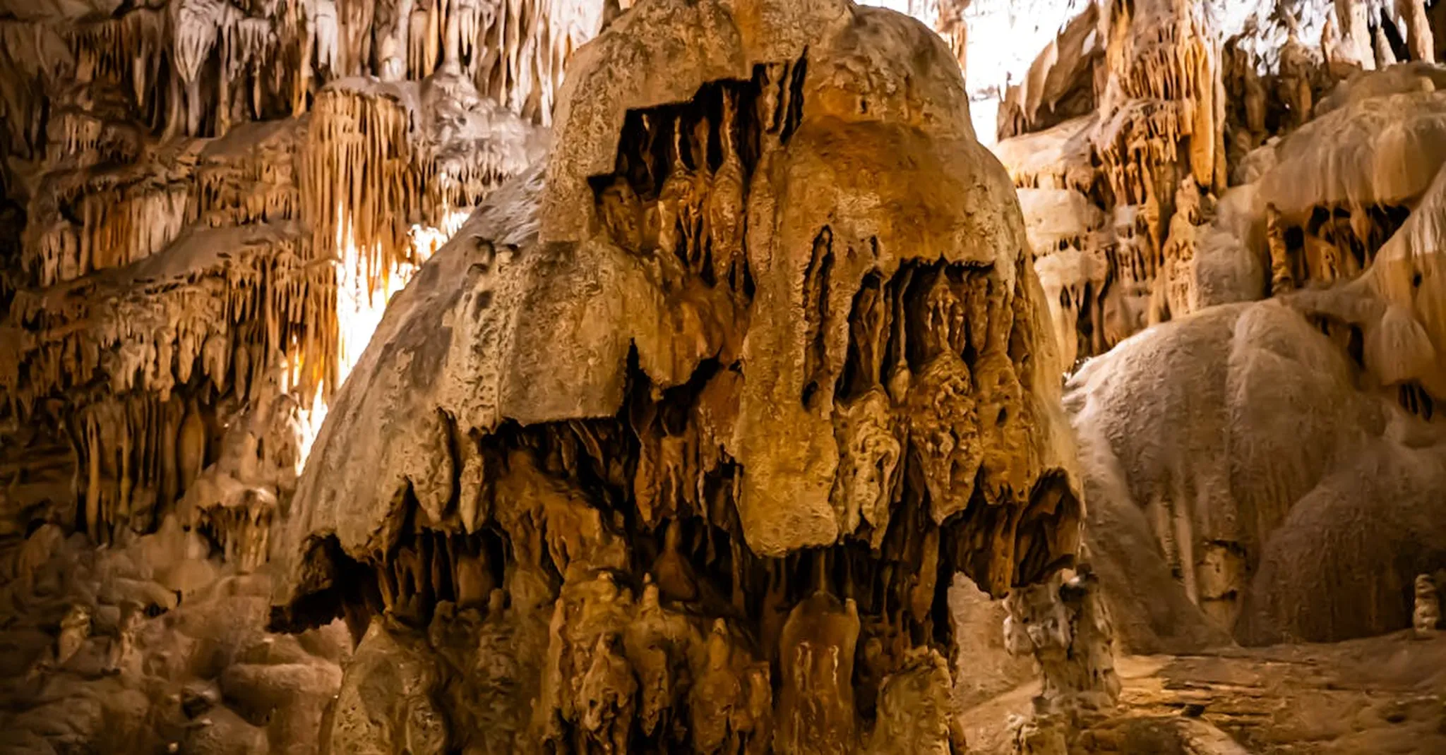 Cave of the Winds 2026: Day Trip Guide from Your Colorado Springs Rental