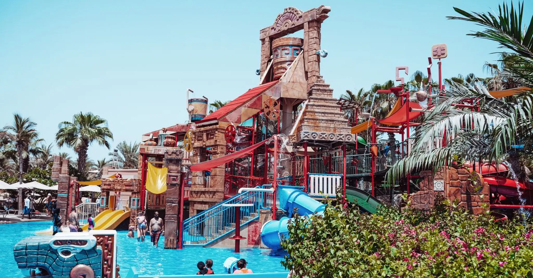Poconos Waterpark Vacation 2026: Cabin Rentals Near Kalahari & Great Wolf Lodge