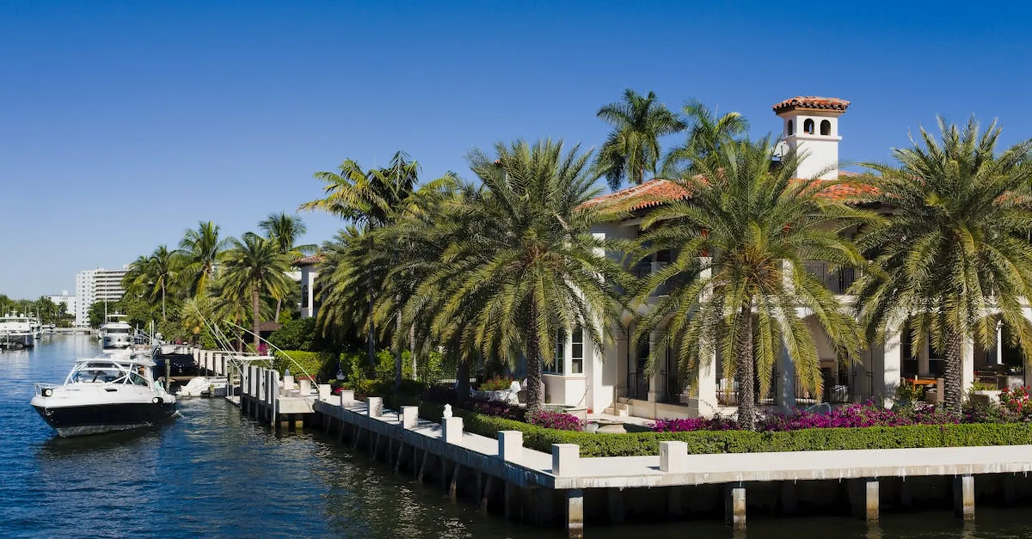 Intracoastal Waterway Fort Lauderdale: Boat Tours, Dining, and Villa Stays
