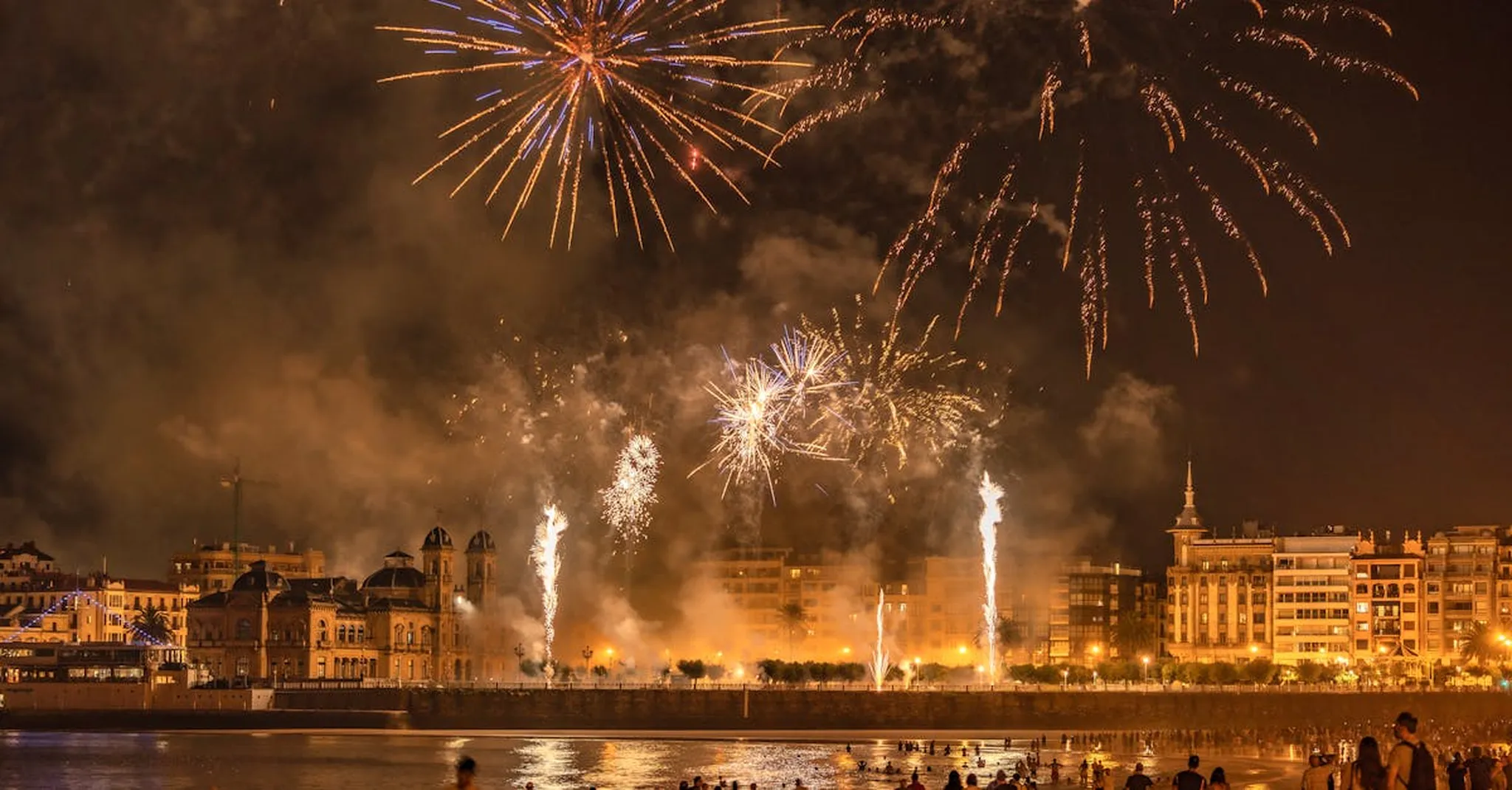 Fort Lauderdale Independence Day 2026: Beach Fireworks and Group Villa Stays
