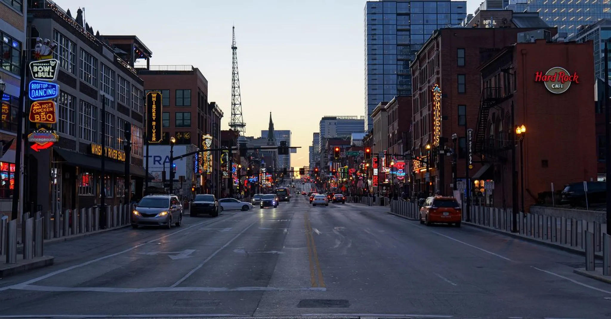 Labor Day Weekend in Nashville 2026: Live Music & Group Stays