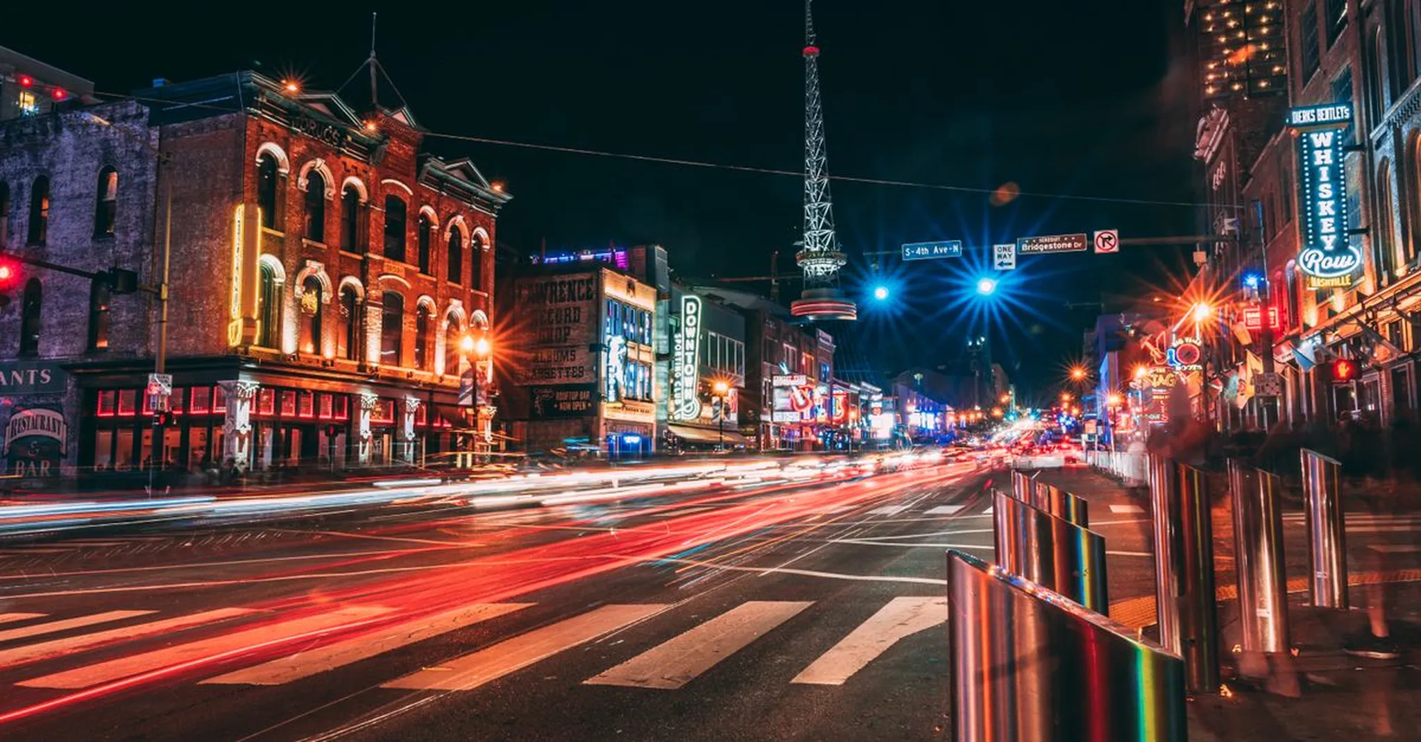 AmericanaFest 2026 in Nashville: Showcase Guide & Where to Stay