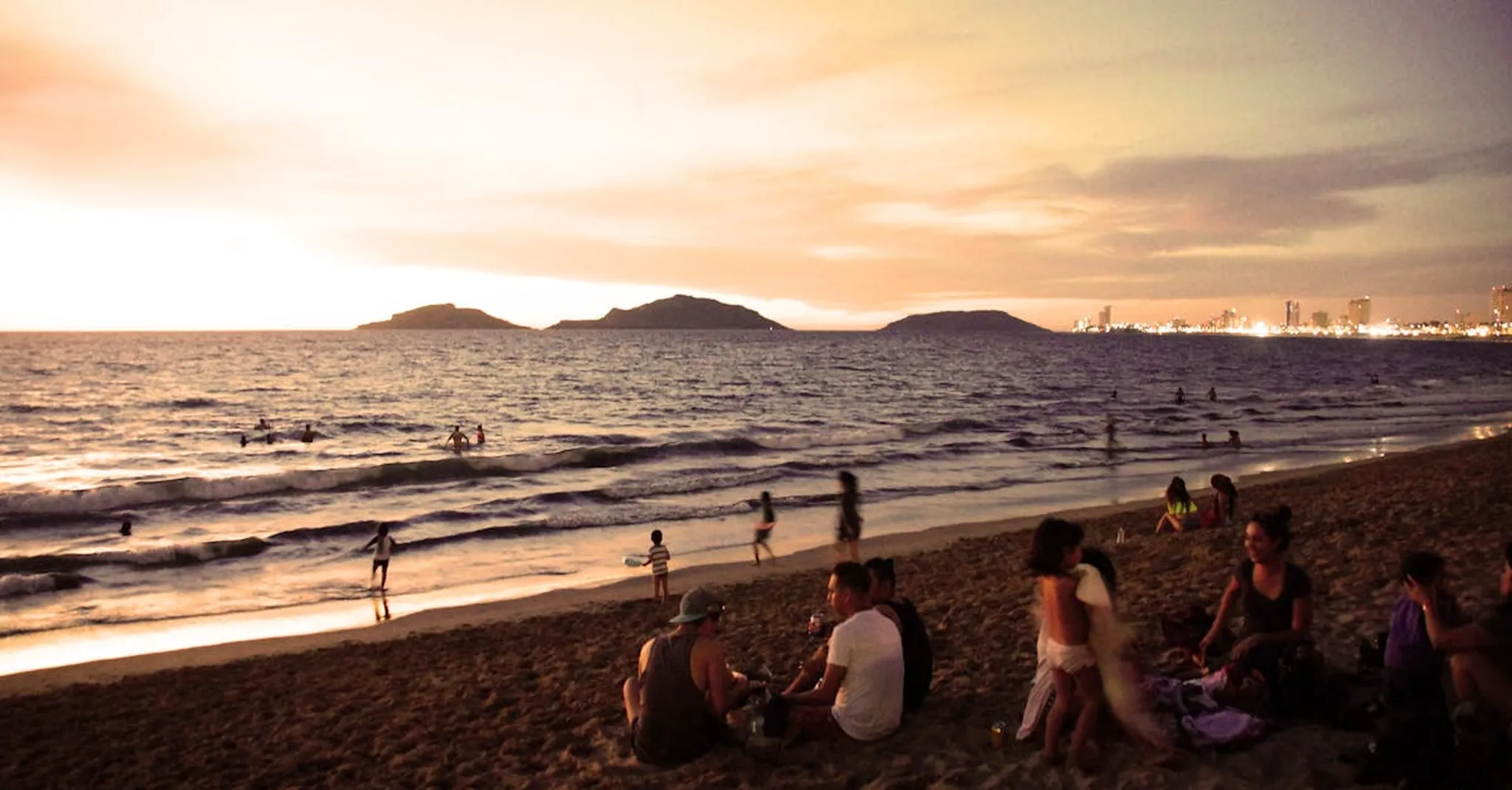 Memorial Day Weekend in Mazatlán 2026: Beach Getaways and Long Weekend Deals