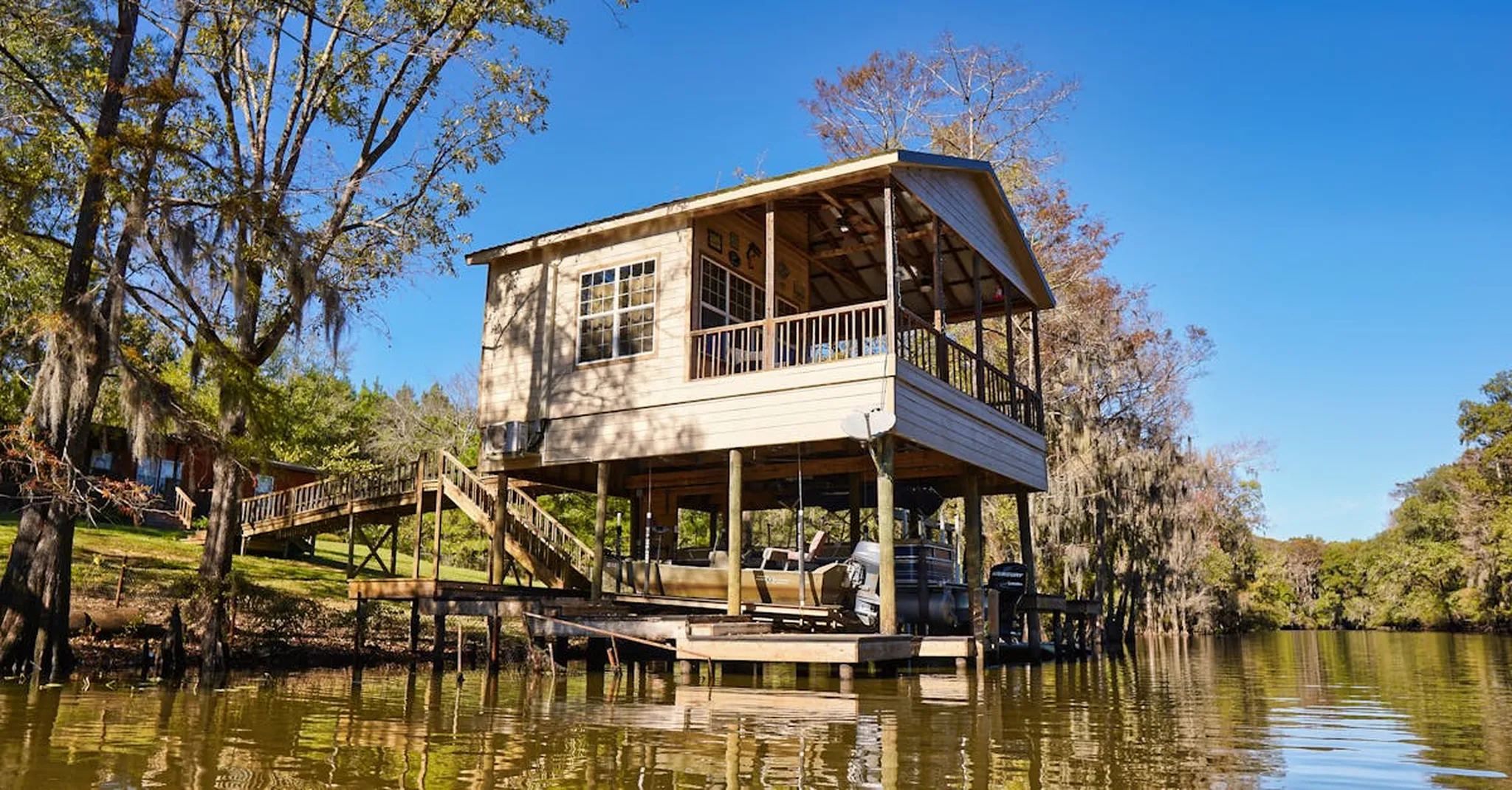 Labor Day Weekend 2026 on Lake LBJ: Where to Stay Near Kingsland