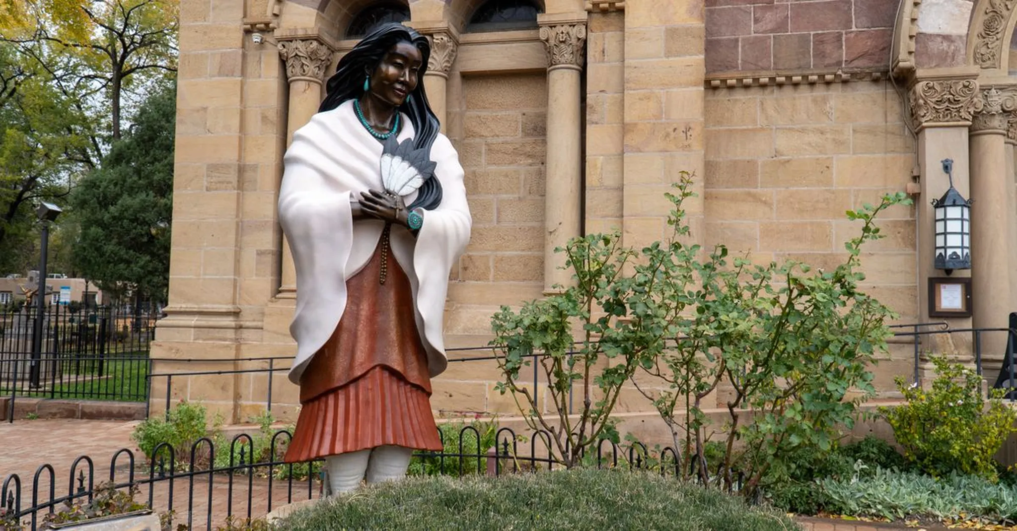 Santa Fe Indian Market Week 2026: Art, Culture, and Authentic Stays