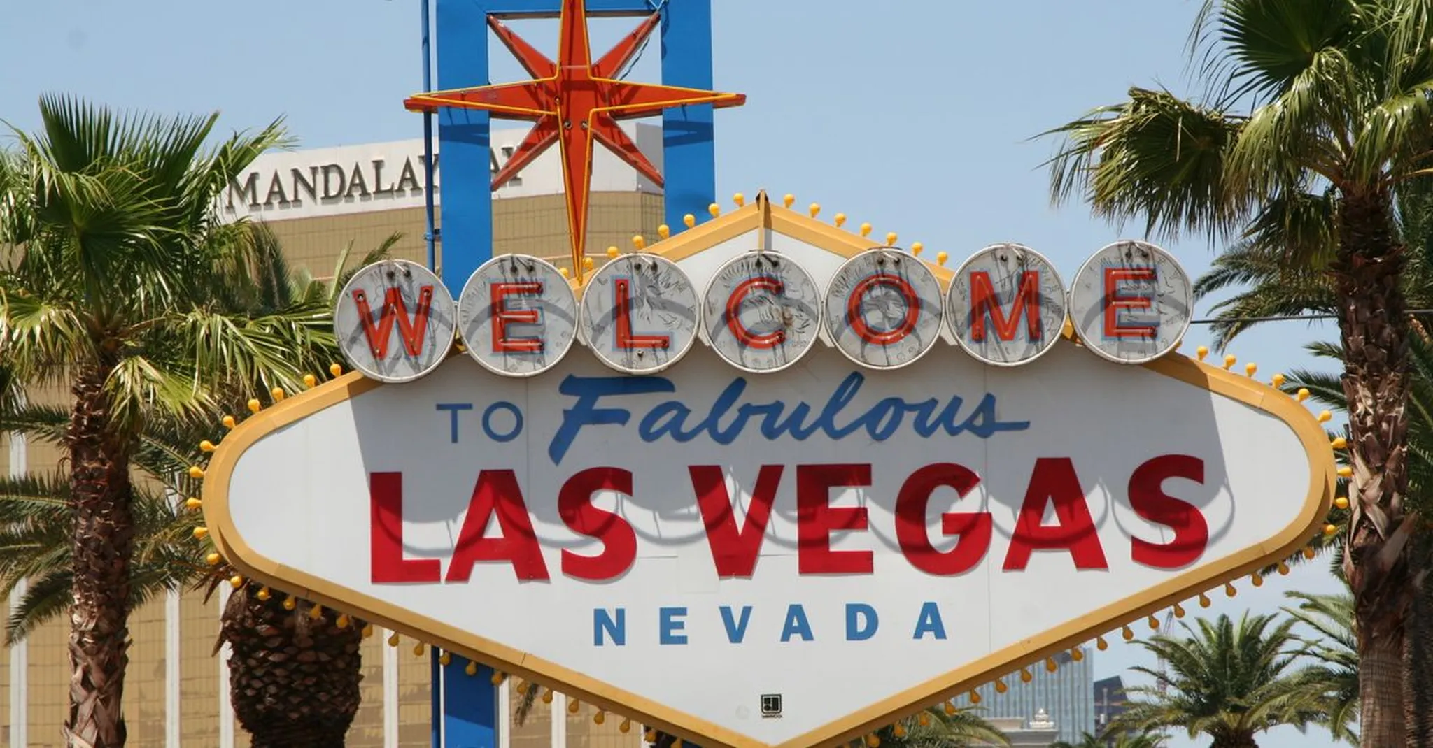 Las Vegas Summer Pool Season 2026: Best Day Clubs and Where to Stay