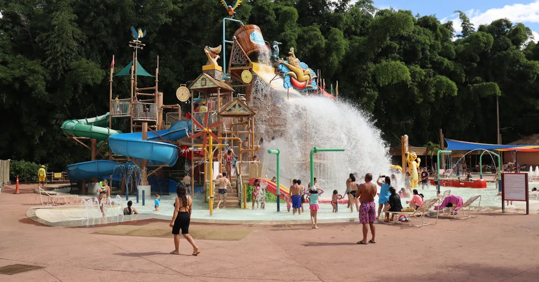 Dollywood Splash Country Opening Weekend 2026: Best Cabins Near the Water Park