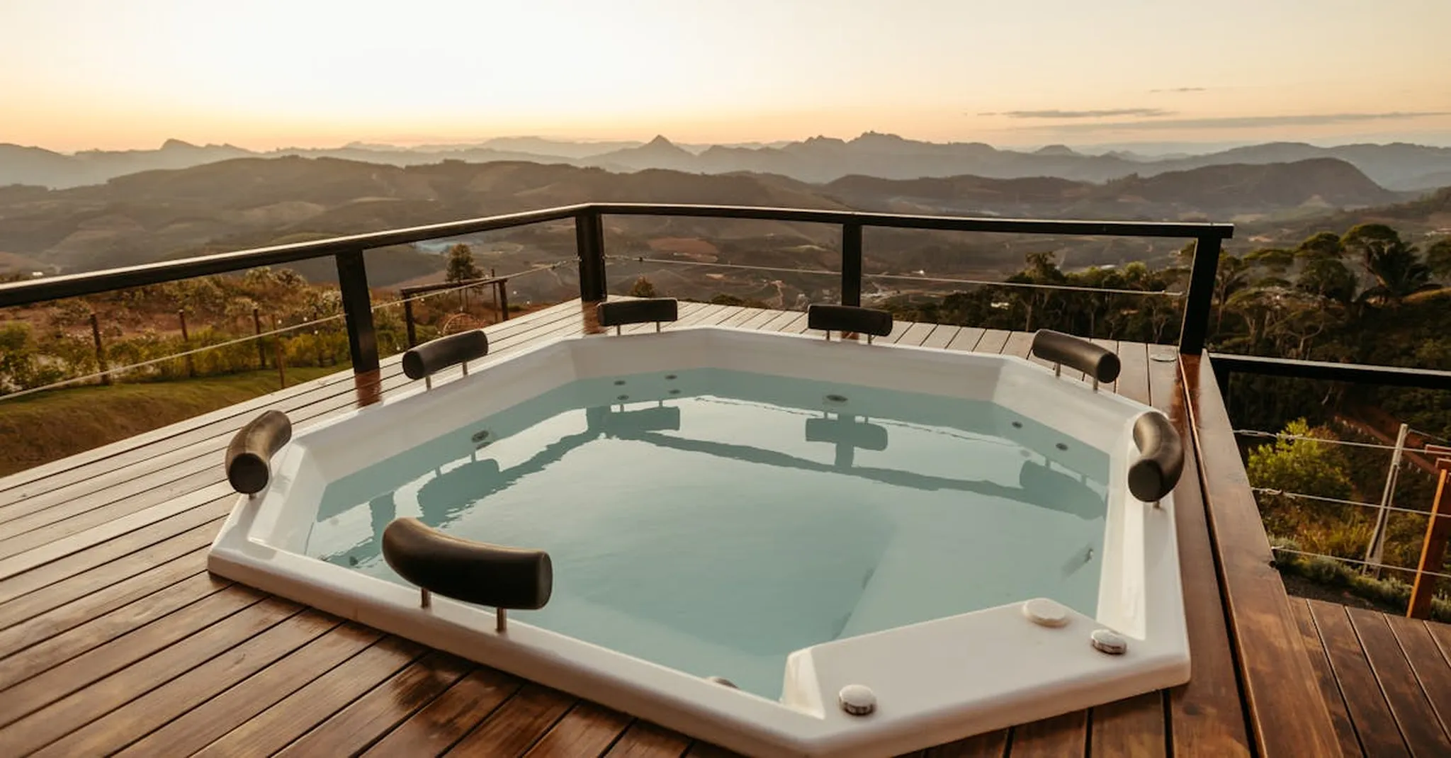 Hot Tub Cabins in the Smokies: Romantic Summer Escapes 2026
