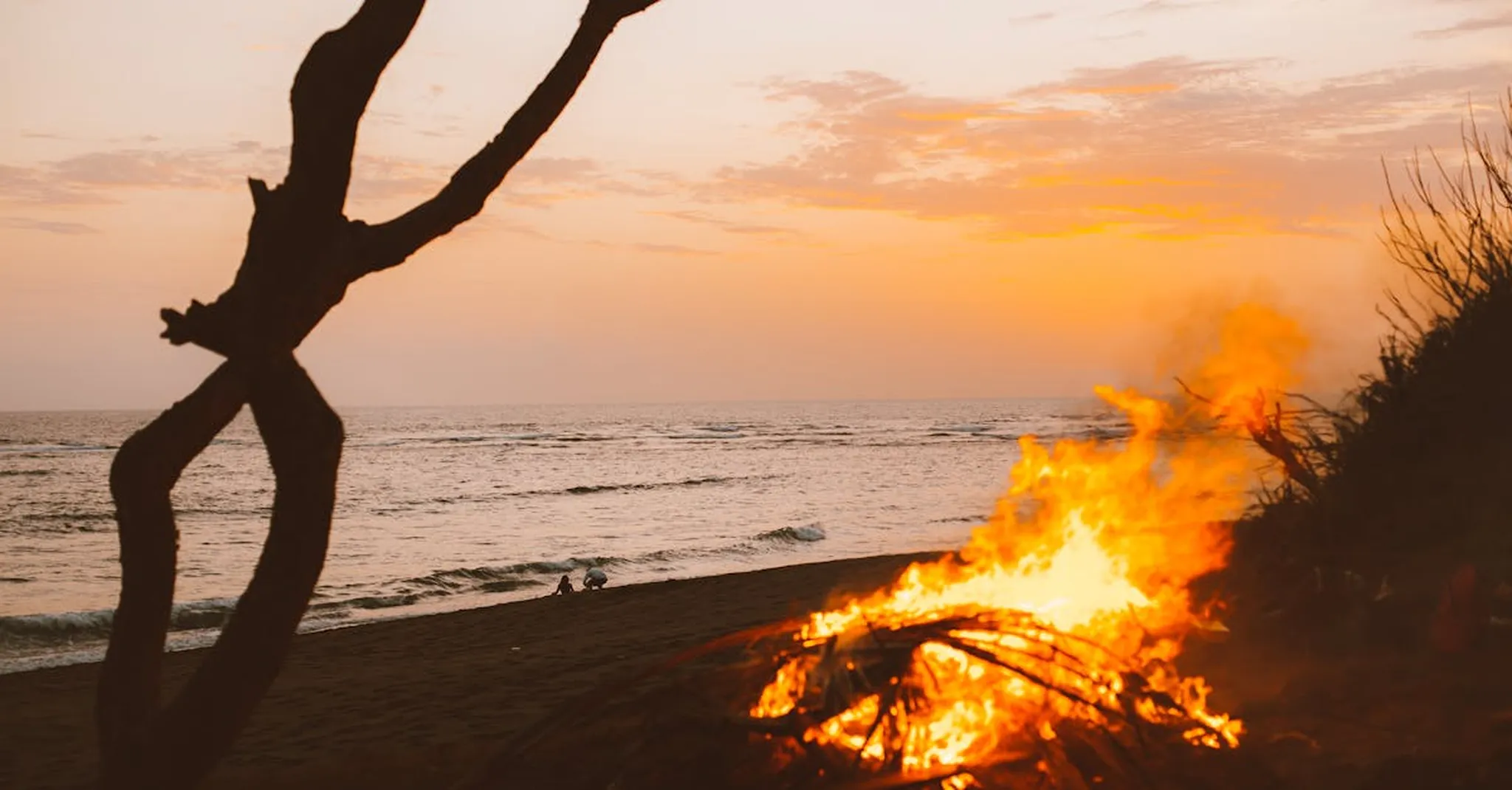 Día de San Juan 2026 in Cancún: Beach Bonfires & Where to Stay June 24th