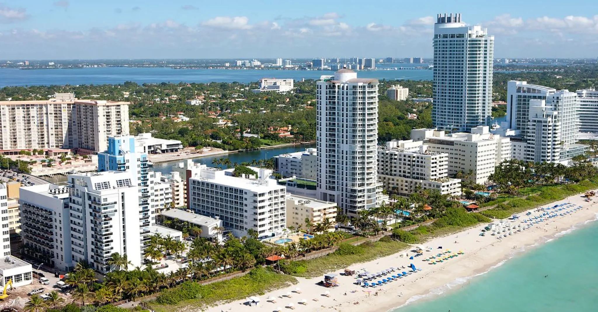 South Beach vs. Mid-Beach Miami: Which Neighborhood for Your 2026 Trip?