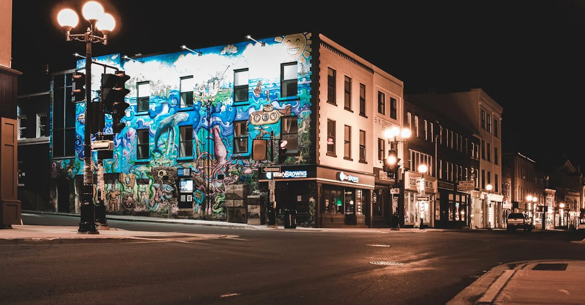 Whitney White Linen Night 2026: Art, Music, and Warehouse District Stays