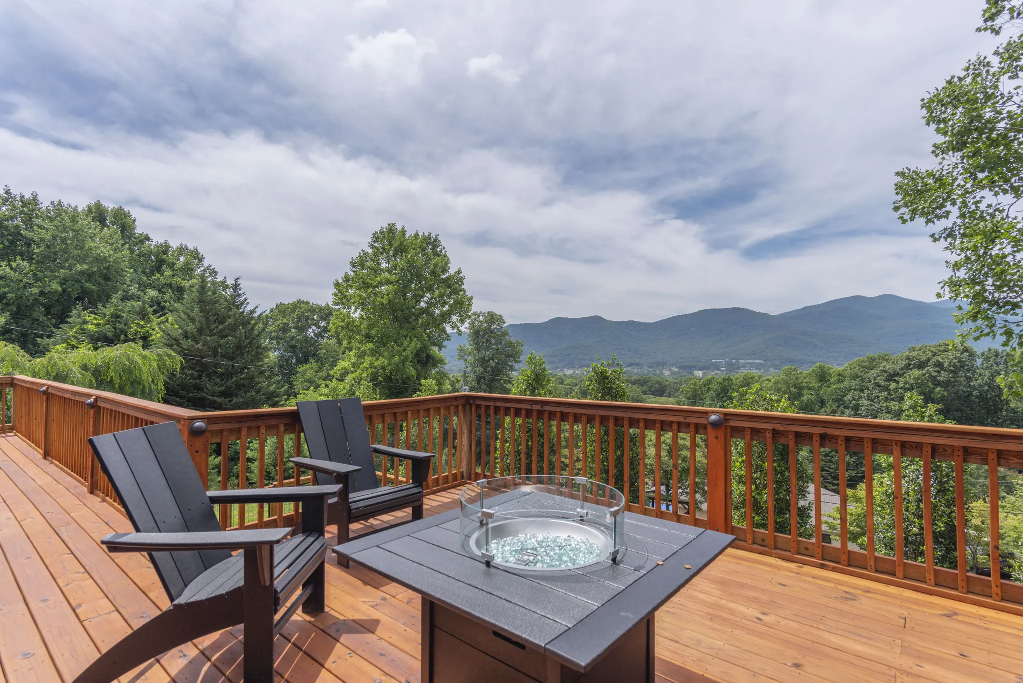 Romantic Valentine's Day Getaways in the Blue Ridge Mountains: Your Guide to the Perfect Cabin Retreat